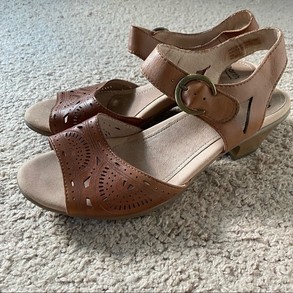 ❌ SOLD ❌ Earth Carson Westport Leather Sandal LIKE NEW - Picture 1 of 7